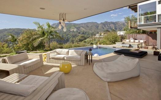 Hollywood-hills-patio