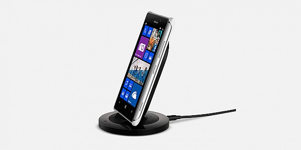 Nokia-Lumia-925-wireless-charging-stand-jpg