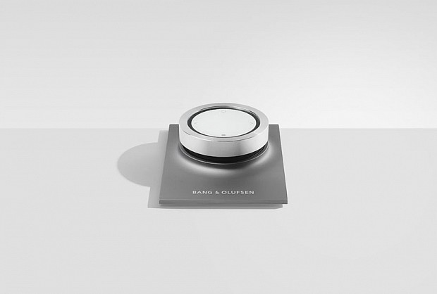 bang-olufsen-announce-the-one-touch-beosound-essence-designboom-01