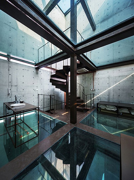 4-vertical-glass-house-by-atelier-fcjz