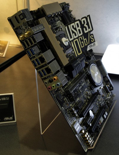 ASUS_shadow-Quicksilver_USB3.1_board_Computex_02