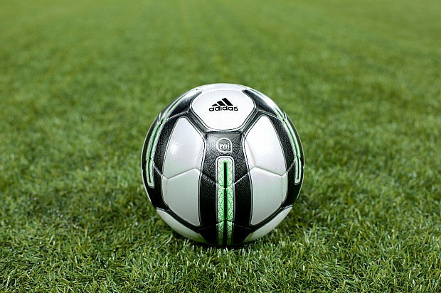 adidas-micoach-smart-ball-01