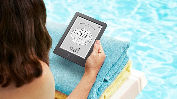 Kobo Aura H2O poolside-1200-80