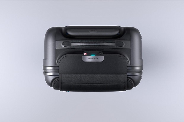 bluesmart-connected-suitcase-birds-eye-1500x1000