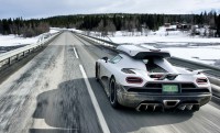 Koenigsegg Agera R – 300+ km/h síboxszal