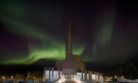 Titánborítású katedrális az Északi-sarkkörön túl
