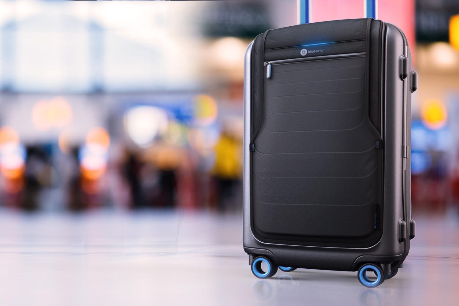 bluesmart-connected-suitcase-airport-1500×1000