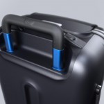 bluesmart-connected-suitcase-handle-angle-1500×1000