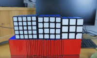 A 22x22x22-es Rubik-kockát összekeverni is sokáig tart